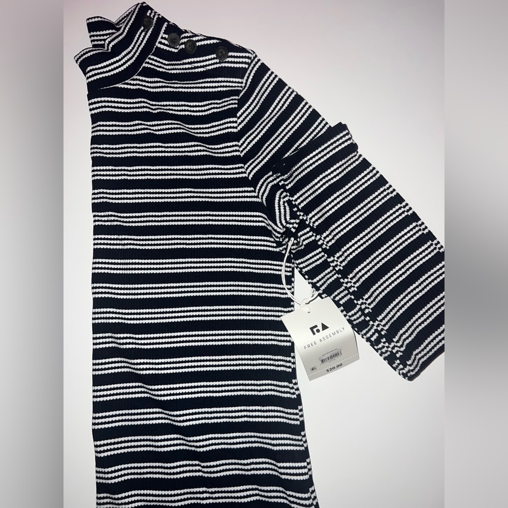 womens free assembly top size m